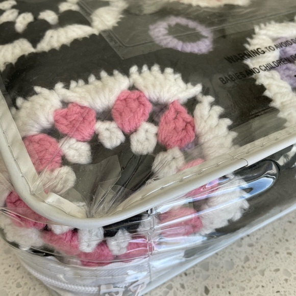 HP ⭐️ Handmade throw blanket | 39”W x 71” - Picture 12 of 15